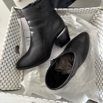 Boyanarak İade Edilen Yırtık Botlar Ve Belirsiz İnceleme Süreci