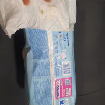 Molfix Bebek Bezinde Sert Cisim Ve Küflü Parça: Üretim Hatası