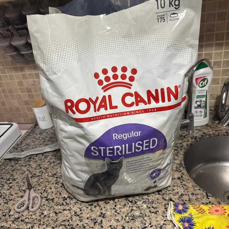 Orijinal Olmadığı Şüpheli Royal Canin Mama İçin 2950 TL İade Talebi