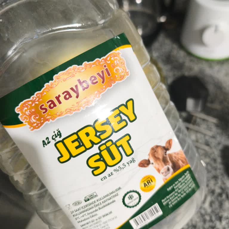 Jersey Süt 3 L Tam Yağlı Ürününde Beklenen Yağ Oranı Ve Tat Sağlanmıyor