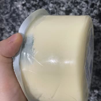 Son Kullanma Tarihi Geçmemiş Aknaz Peyniri Küflü Çıktı