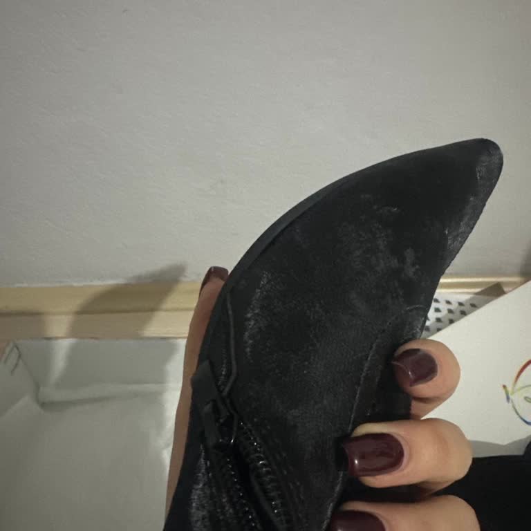 Ağır Tiner Kokulu Ve Patlak Ayakkabının İade Reddi Ve Müşteri Saygısızlığı