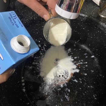 İzmir Büyükşehir Belediyesi Süt Kuzusu Süt Dağıtımında Yaşanılan Ciddi Problemler