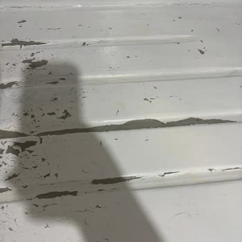 Boya Mutfak Tezgahıma Atarak Hasara Neden Oldu, Satıcı Yanıt Vermedi