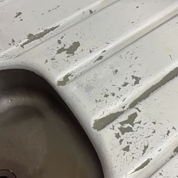 Boya Mutfak Tezgahıma Atarak Hasara Neden Oldu, Satıcı Yanıt Vermedi