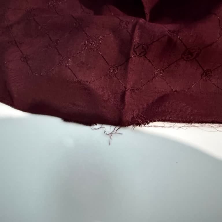 Aker Eşarbının 30 Derecede Yıkamada Dikişlerinin Kopması Ve Mağazanın Sorumluluk Reddi