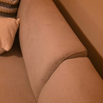 Enza Home’da Asimetrik Terra Koltuğu Ve Kırık Fermuarlı Kırlent Şikayeti