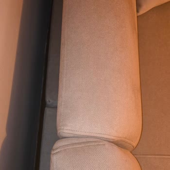 Enza Home’da Asimetrik Terra Koltuğu Ve Kırık Fermuarlı Kırlent Şikayeti