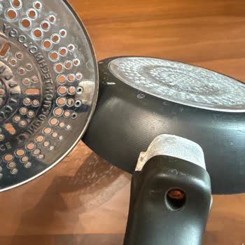 Tefal Indüksiyon Tavanın Tabanı Yerinden Ayrılıyor Ve Vida Paslanıyor!