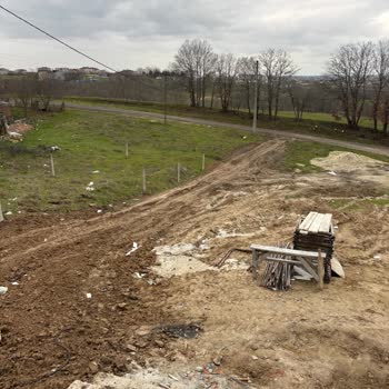 Saray’da 2658. Sokak Yolunun Çamurla Kaplı Olması Ve Acil Müdahale İhmali