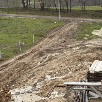 Saray’da 2658. Sokak Yolunun Çamurla Kaplı Olması Ve Acil Müdahale İhmali