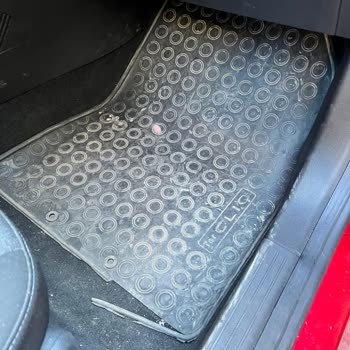 Renault Clio Paspasları Kısa Sürede Parçalandı Garanti Kapsamında Değişim Talebi