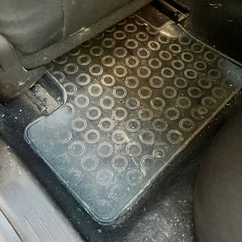 Renault Clio Paspasları Kısa Sürede Parçalandı Garanti Kapsamında Değişim Talebi