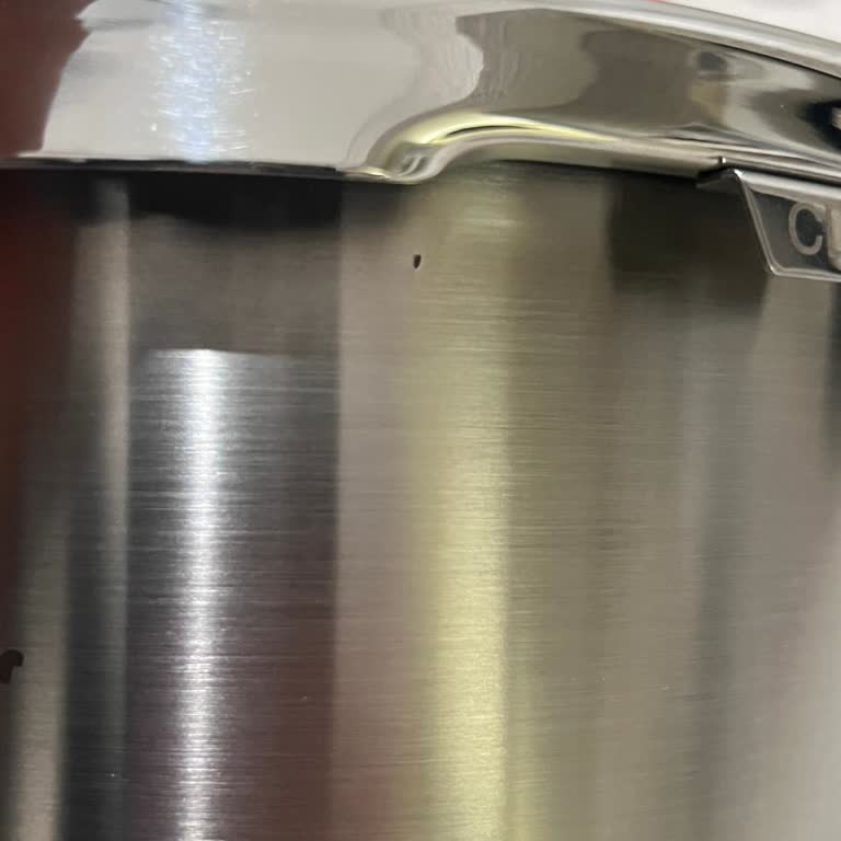 İdefix’te Teşhir Ürün Olan Düdüklü Tencerenin Hasarlı Gelmesi Ve Cevapsız İncelenmesi