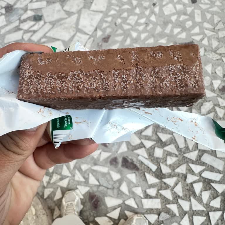 Küflü Çikolata Şikayetim: Ülker Laviva Güvenimi Sarsıyor