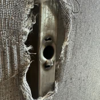 Doğtaş Mobilya Koltuk Takımının Orta Ayaklarının Kısa Sürede Eğilmesi Ve Ücretsiz Onarım Talebi