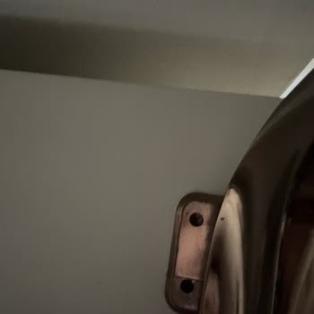 Salon Takımı Konsolunda Vida Eksikliği Ve 2 Aylık Servis Gecikmesi