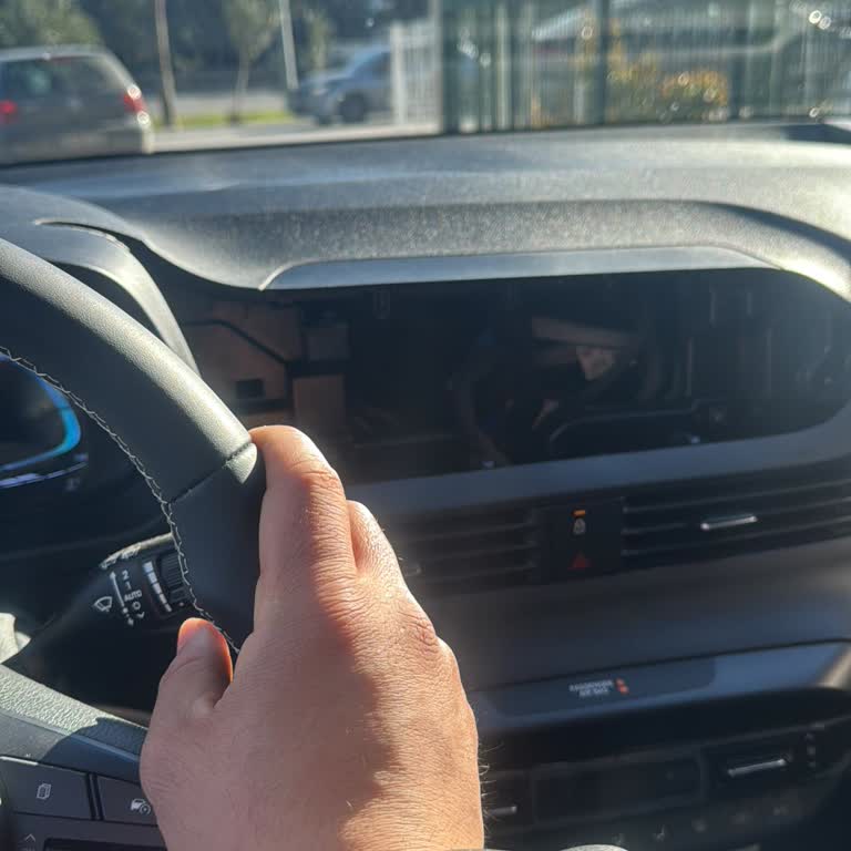 Hyundai Bayon Multimedya Ekranı Arızası Kullanıcı Hatası İddiası Ve 64 Bin Liraya Değişim Talebi