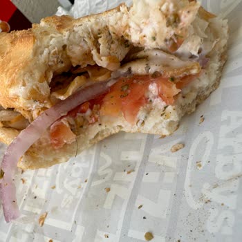 Arby's Hijyen Şikayeti: Çıtır Baget Tavuklu Sandviçte Kıl!