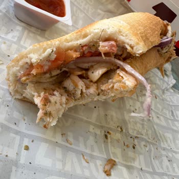 Arby's Hijyen Şikayeti: Çıtır Baget Tavuklu Sandviçte Kıl!