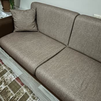 Kısa Sürede Kumaş Deformasyonu Yaşayan Koltuk Takımının Hatalı Onarımı Ve Değişim İsteği