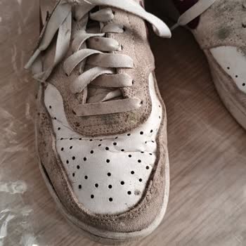 Açılan Ve Küflenmiş Spor Ayakkabı İçin İade Talebi