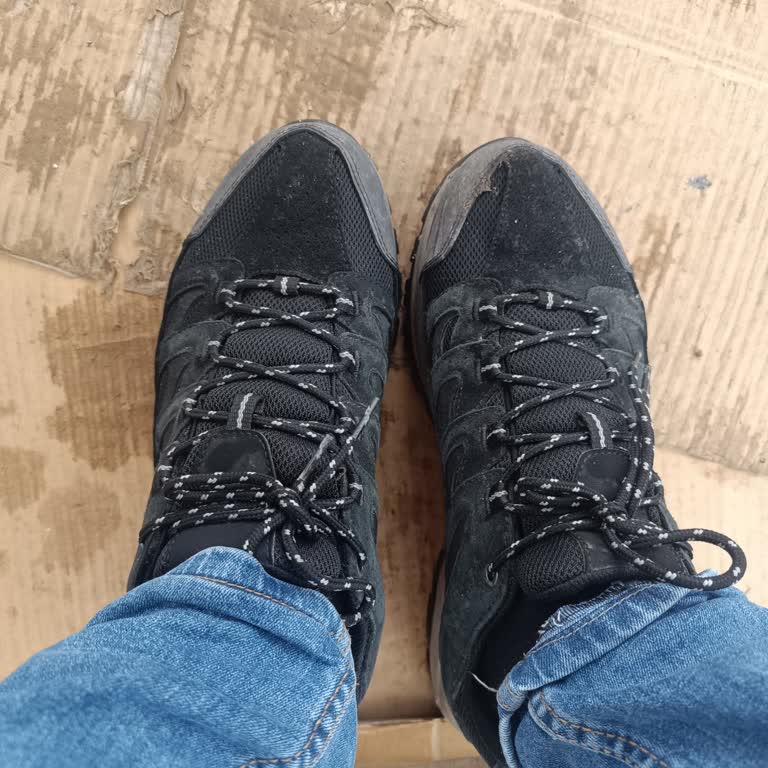 Boyner'den Su Geçirmez Columbia Ayakkabısı Su Geçiriyor