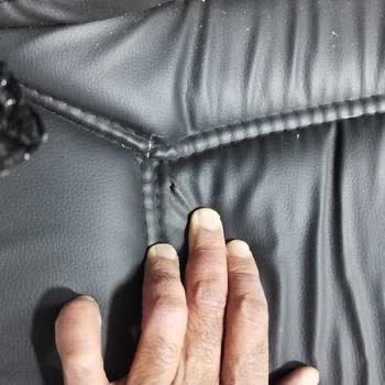 Weyron Ofis Koltuklar Kırık Ve Bantlanmış Şekilde Geldi