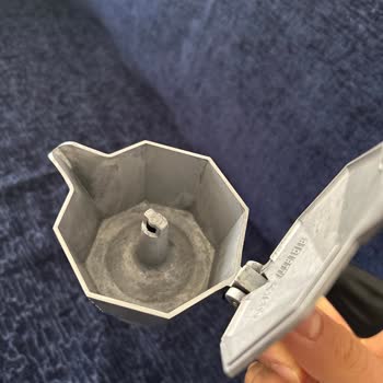 Bialetti Moka Pot Boya Döktü, Satıcıdan Cevap Gelmedi