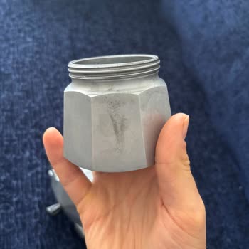 Bialetti Moka Pot Boya Döktü, Satıcıdan Cevap Gelmedi