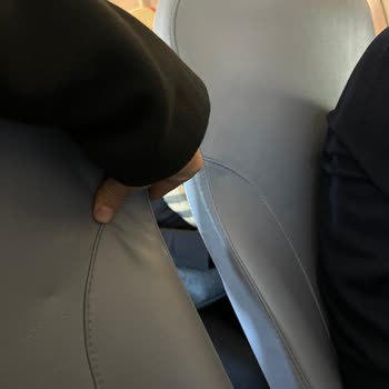 Uçak Koltuklarının Konforsuzluğu Ve Bel Fıtığı Hastalarına Bilgi Eksikliği