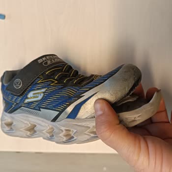 Skechers Çocuk Ayakkabısının Tabanı Kısa Sürede Ayrıldı, Değişim Reddi