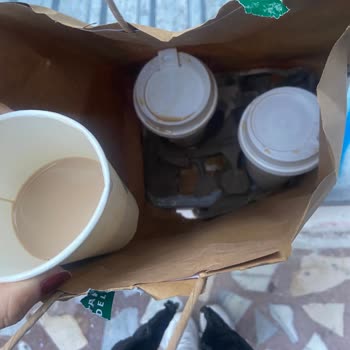 Starbucks Geç Teslim Ve Dökülen Kahveler Nedeniyle Tam İade Talebi!