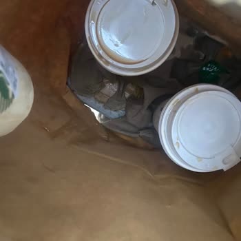 Starbucks Geç Teslim Ve Dökülen Kahveler Nedeniyle Tam İade Talebi!