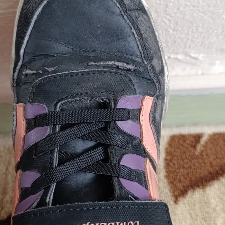 Lumberjack Marka Spor Ayakkabısının Kısa Sürede Yırtılması Ve Ücret İadesi Talebi