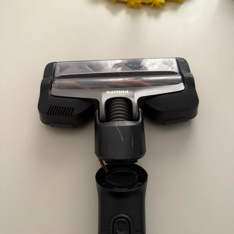 Philips Dik Süpürge İç Kabloları Sökülüp Plastik Aksamı Kırıldı Ve Garanti Reddedildi