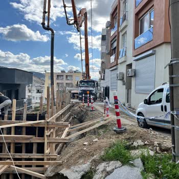 Kuşadası Belediyesi Yol Çalışması Nedeniyle Evden Çıkamama Ve İşe Gidememe