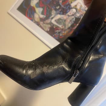 Bershka’da Suni Deri Bot Ve Cekette Ayıplı Ürün Hızlı Deforme Ve Yüzey Dökülmesi