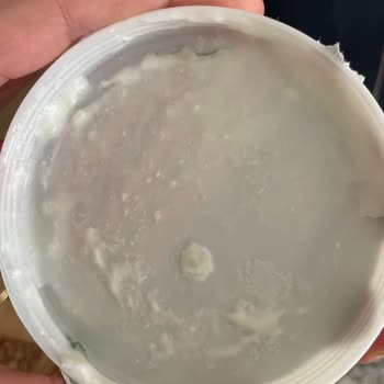 Hakmar Express Safgül Yoğurdunda Tekrarlayan Küflü Ürün Ve Gıda Güvenliği Endişesi