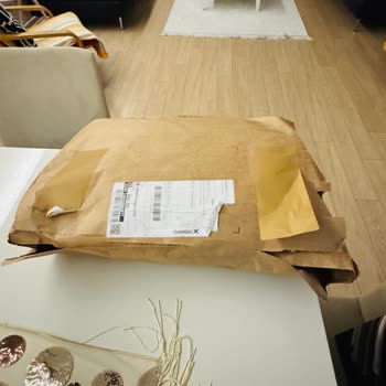 Oysho Siparişinde Geciken Teslimat Ve Yıpranmış Kargo Poşeti Şikayeti