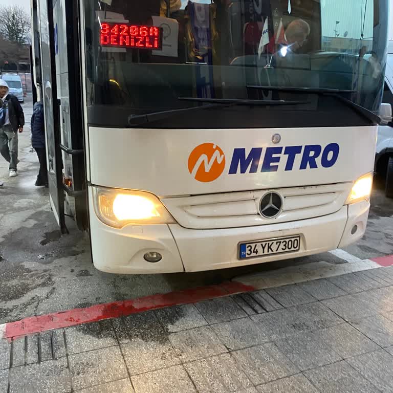 Uşak Ve Denizli Seferinde 1 Saat 15 Dakikalık Gecikme Ve Azarlayıcı Muavin Tutumu