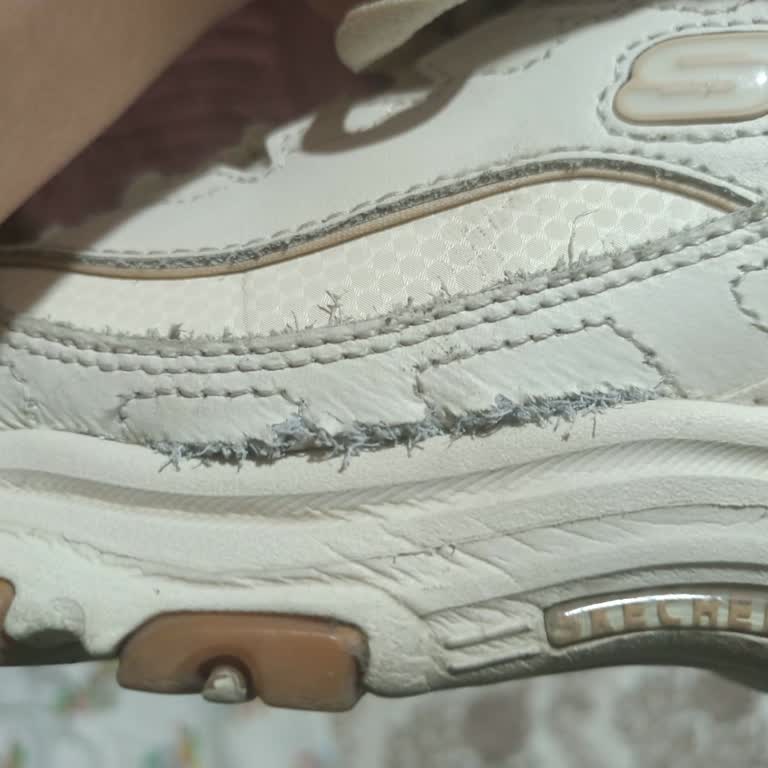 Skechers Ayakkabısının Kısa Sürede Yırtılması Ve Değişim Talebi