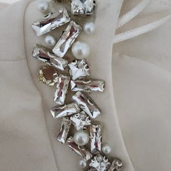 Taş Dökülen Elbiseler Hâlâ Kusurlu, Ücret İadesi Talebi