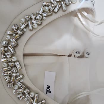 Taş Dökülen Elbiseler Hâlâ Kusurlu, Ücret İadesi Talebi