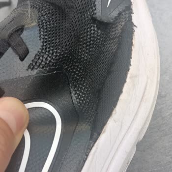 Nike Ayakkabım Kısa Sürede Açıldı, 6 Aylık Garanti Kapsamında Değişim Talebim Reddedildi