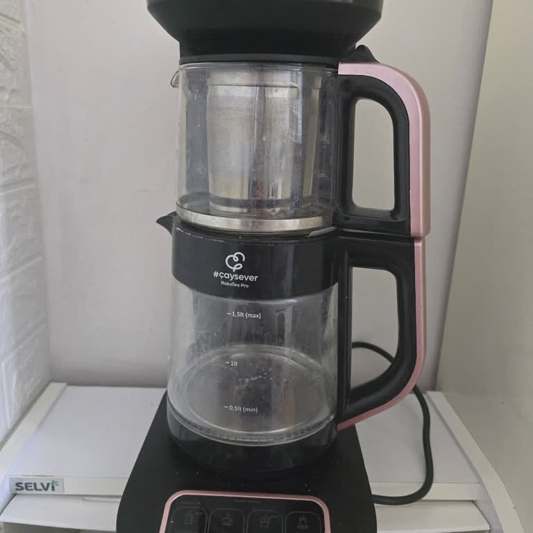 Karaca Züccaciye Çay Makinesi Suyu Hiç Kaynatmıyor, Çay Demleme Özelliğini Bile Kullanamıyorum!