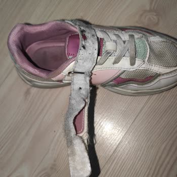 Çocuk Ayakkabısının Cırt Cırtı Üç Ayda Bozuldu