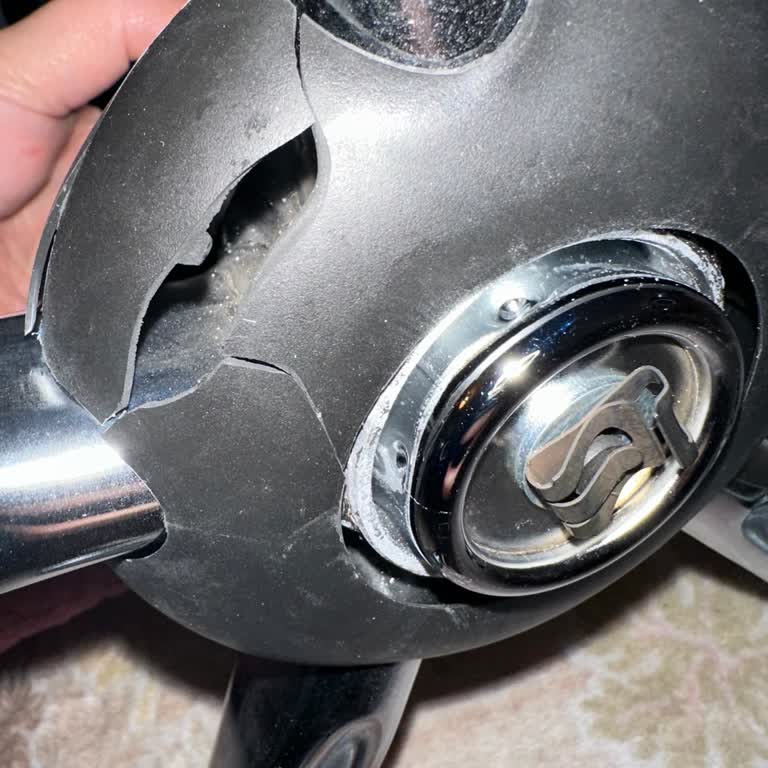 Kırık Tabure İçin Kutusuz İade Reddi