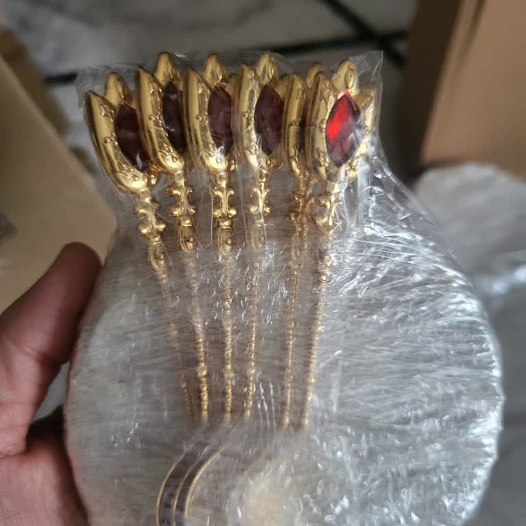 Bal Rengi Taşlı Bardak Seti Kırmızı Taşla Geldi Yanıltıcı Ürün