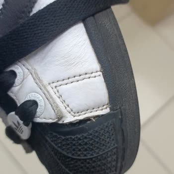 Adidas Ayakkabısının Kısa Sürede Açılması Ve Şeffaf Olmayan İnceleme Süreci